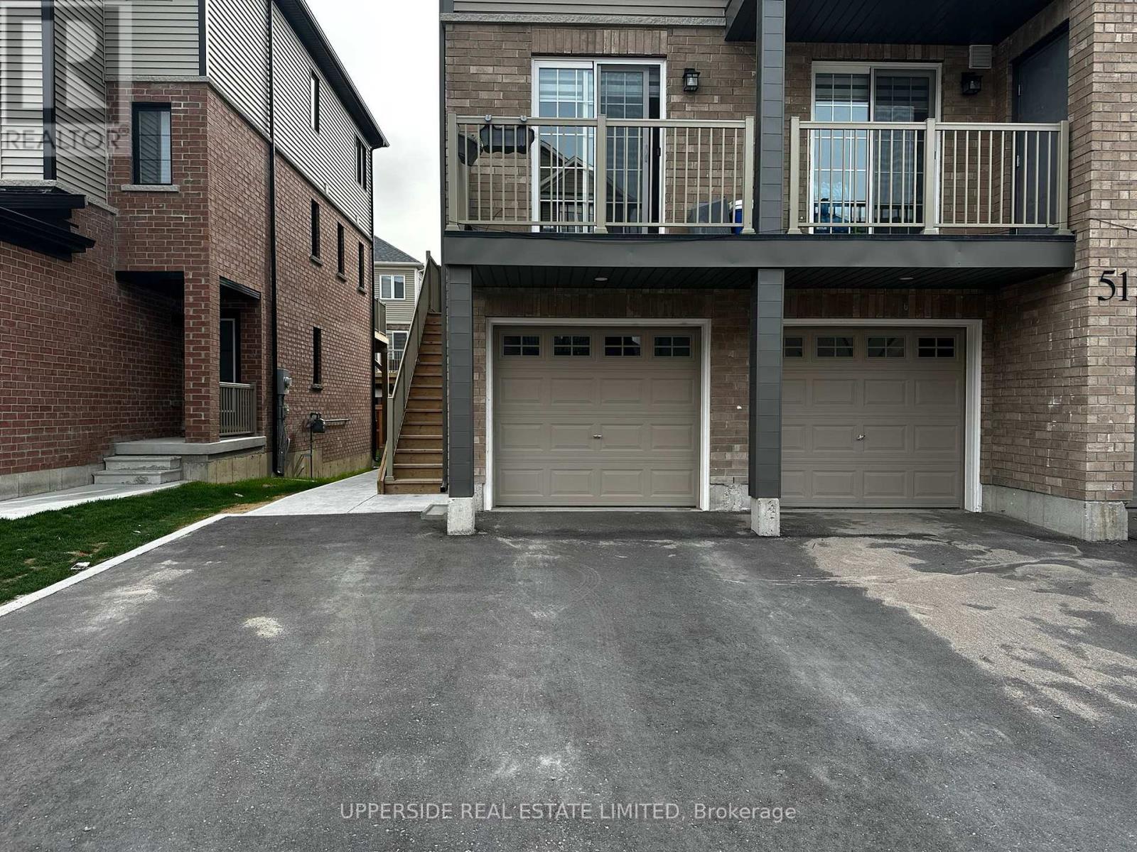 51 HAY LANE, Barrie, Ontario