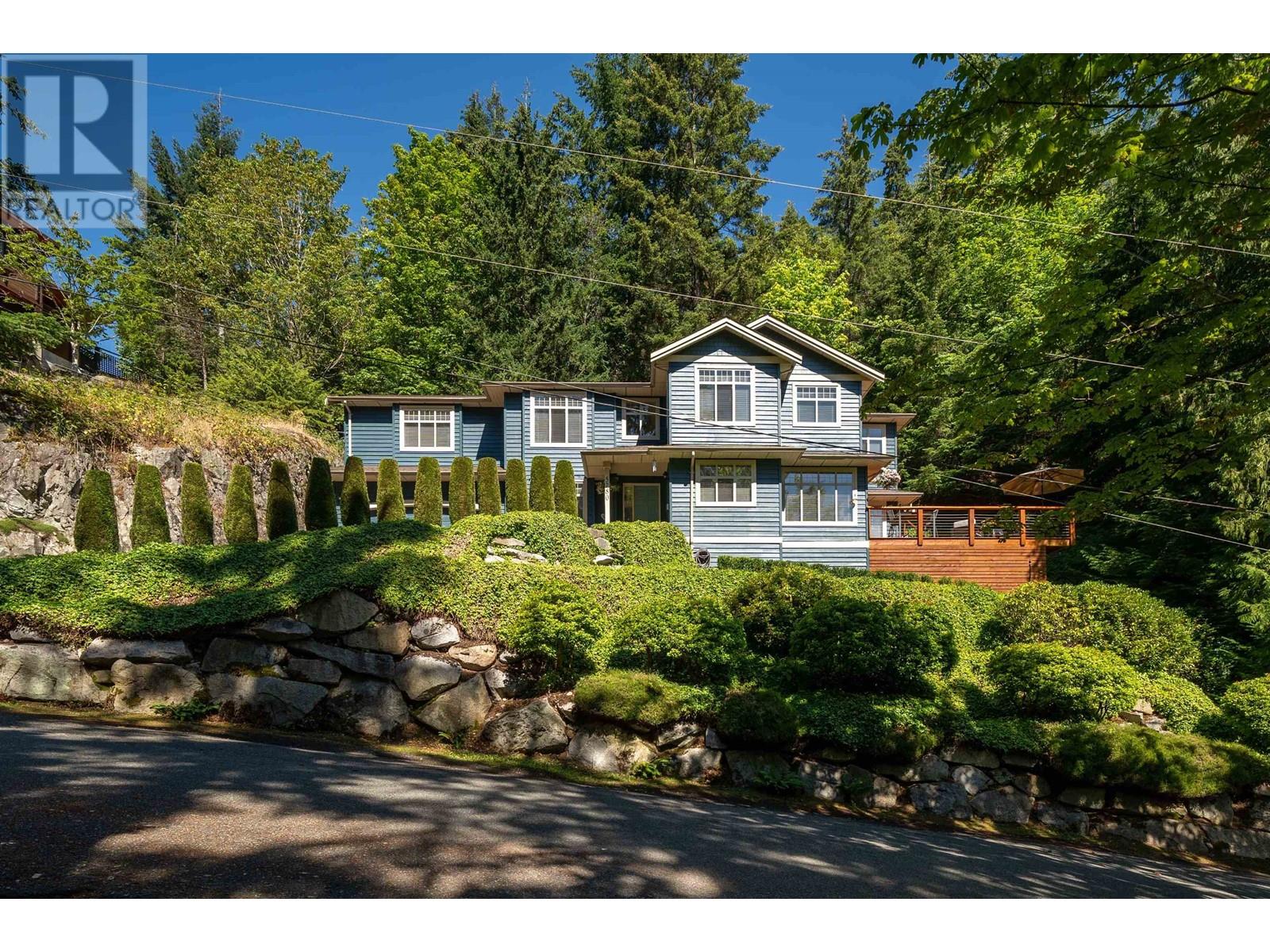 5780 Cranley Drive, West Vancouver, British Columbia  V7W 1S8 - Photo 2 - R2983857