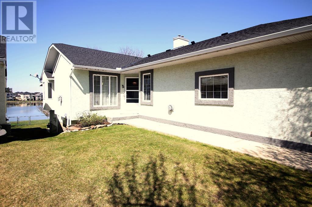 14 Strathmore Lakes Bay, Strathmore, Alberta  T1P 1L8 - Photo 2 - A2218154