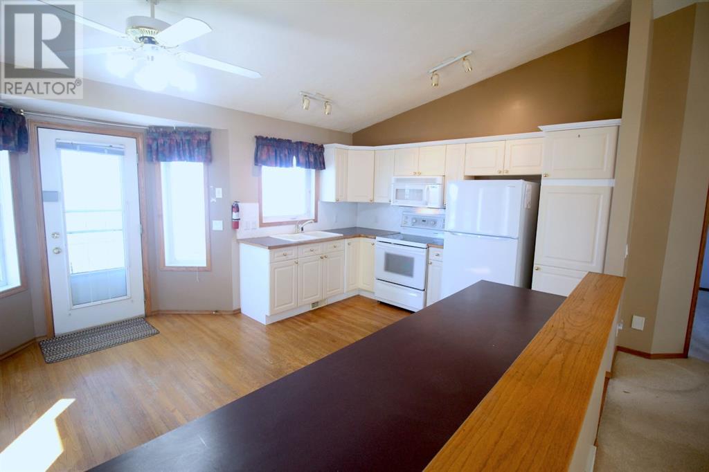 14 Strathmore Lakes Bay, Strathmore, Alberta  T1P 1L8 - Photo 6 - A2218154