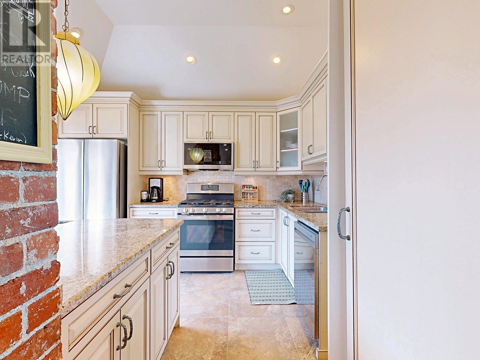 3516 Sophia Street, Vancouver, British Columbia  V5V 3T8 - Photo 8 - R2997856