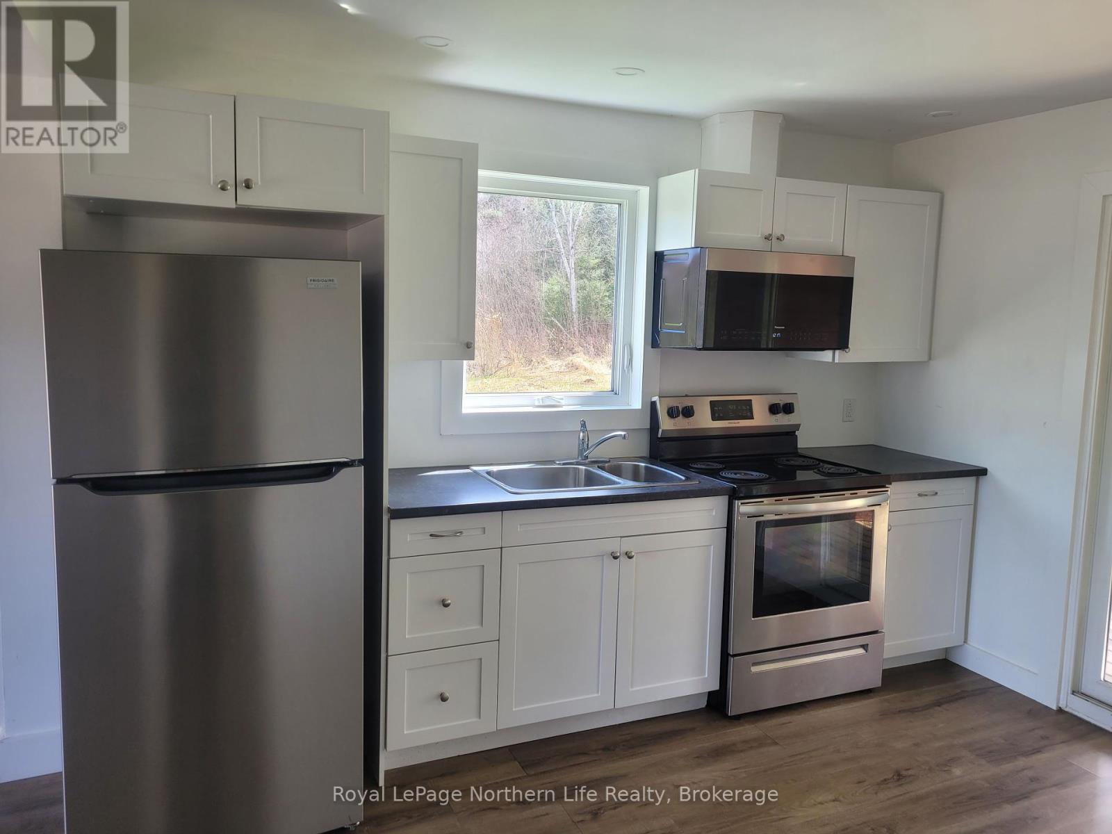 38 Montreuil Road, Mattawan, Ontario  P0H 1V0 - Photo 10 - X12127653