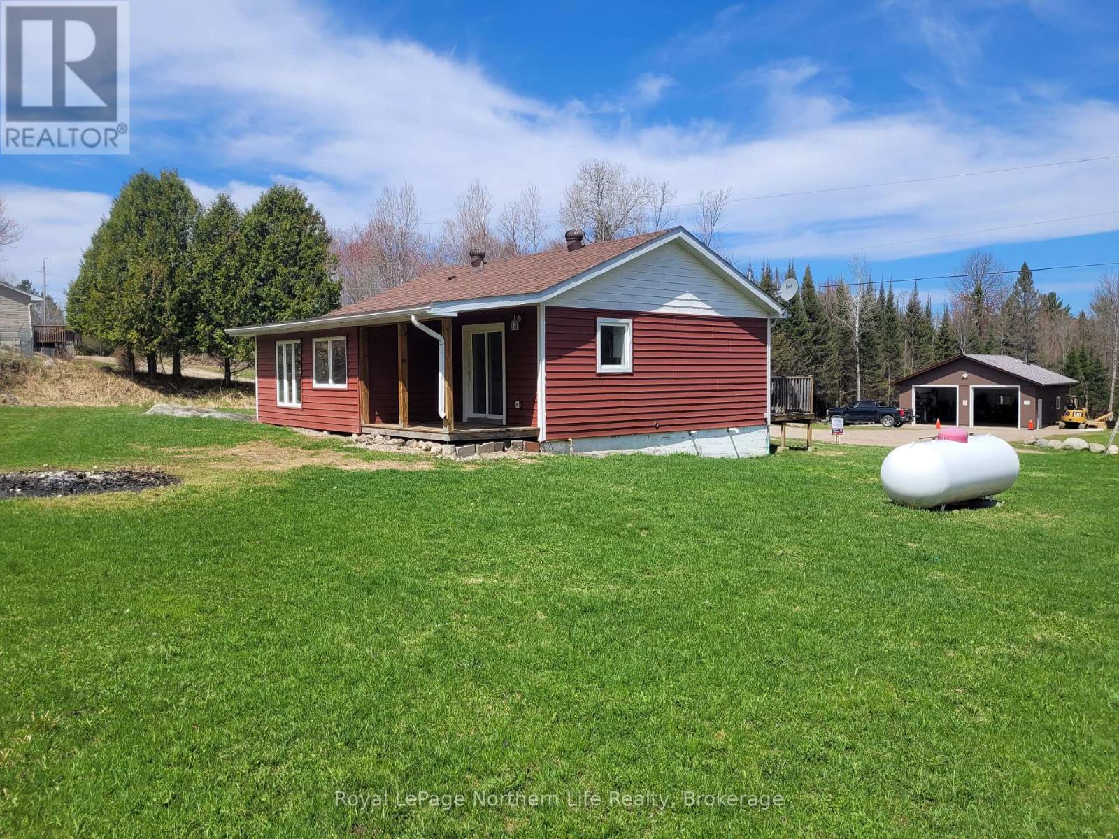 38 Montreuil Road, Mattawan, Ontario  P0H 1V0 - Photo 4 - X12127653