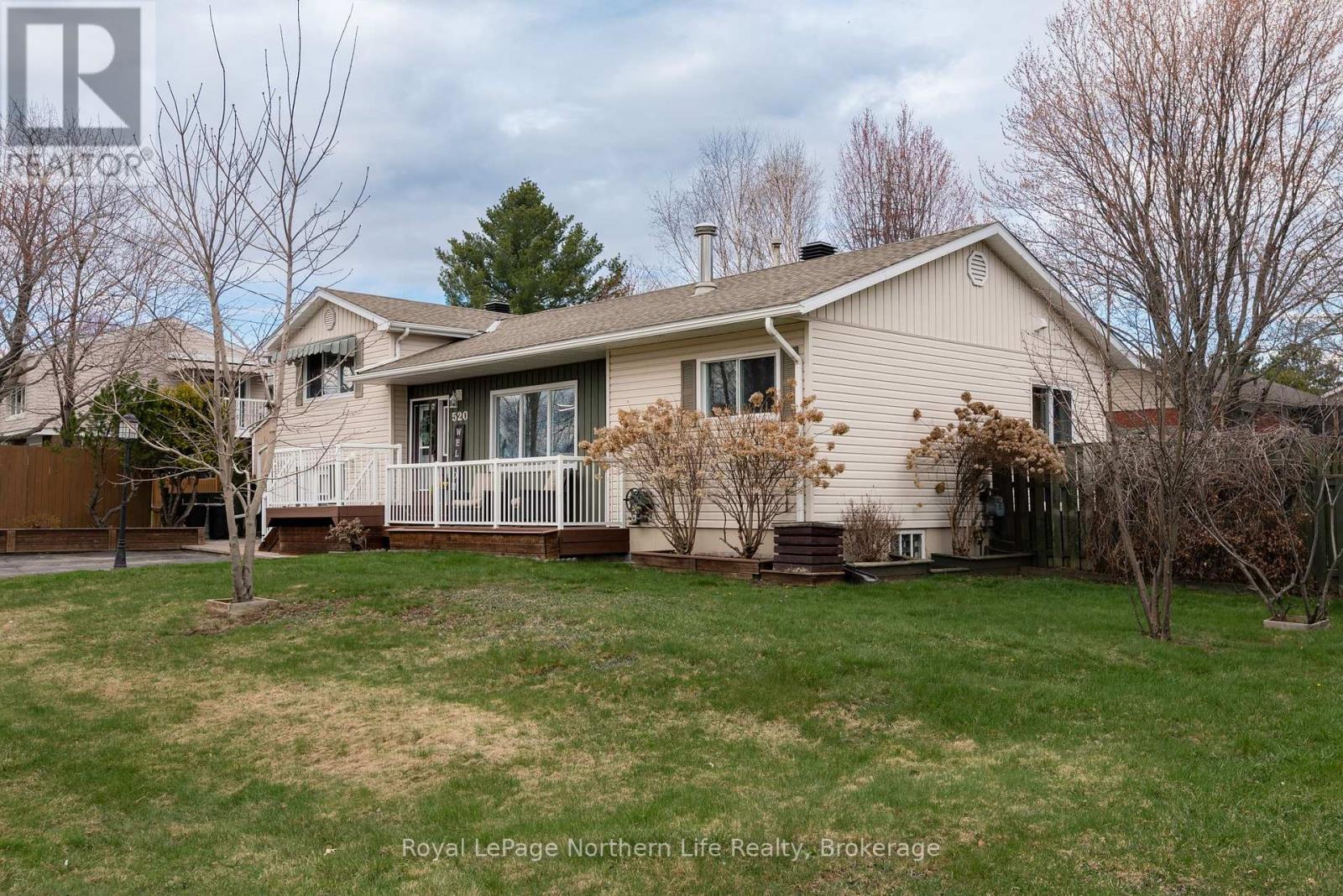 Property at 520 WALLACE ROAD image 2