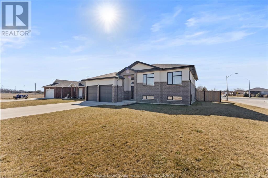 Property at 33 SUNNINGDALE DRIVE image 5
