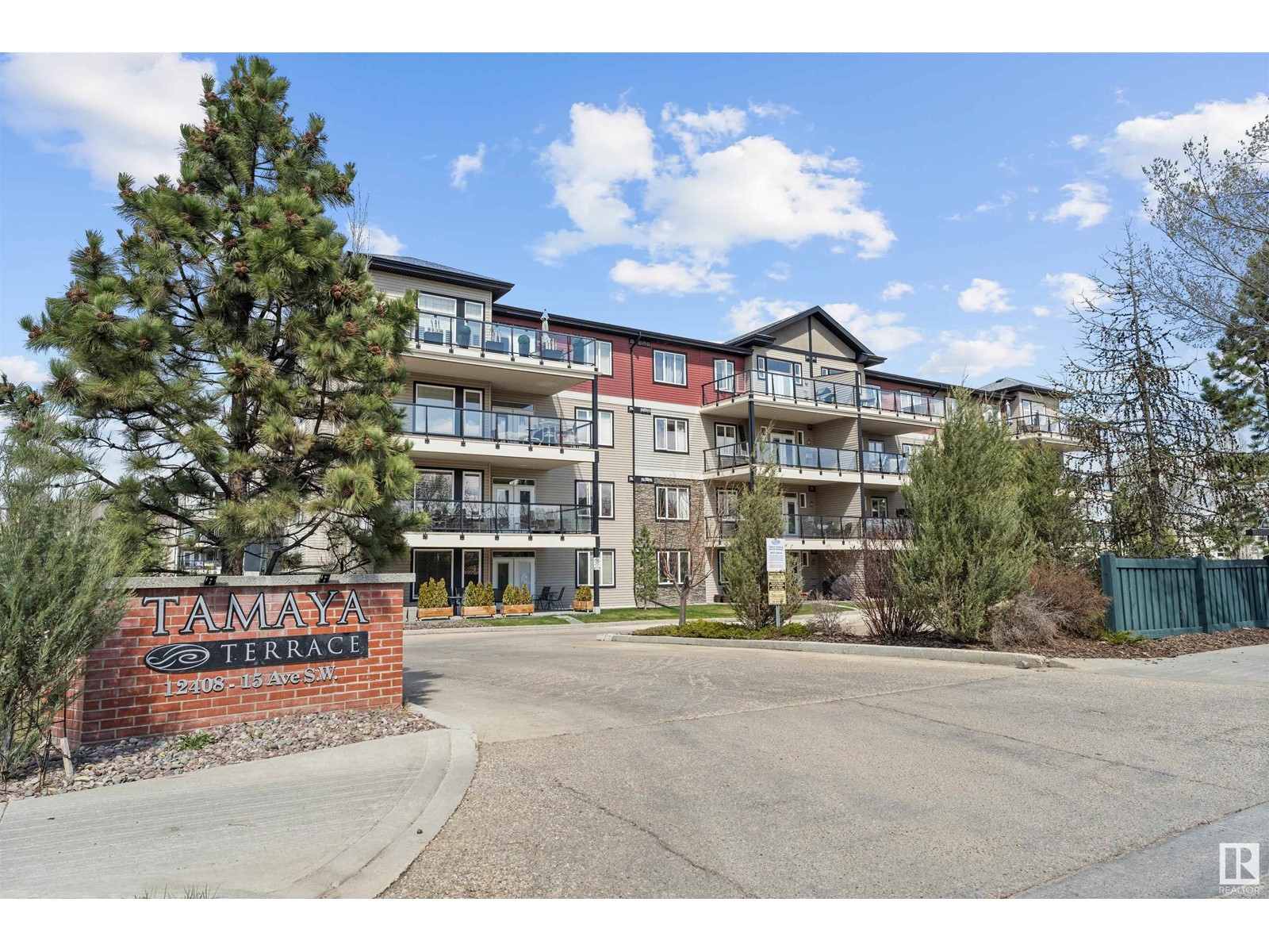 #220 12408 15 AV SW, Edmonton, Alberta
