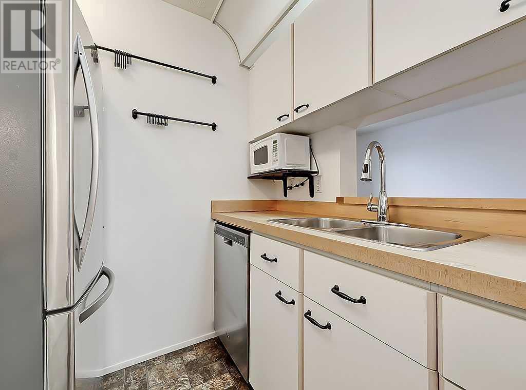 Property at 301, 21 Dover Point SE image 5