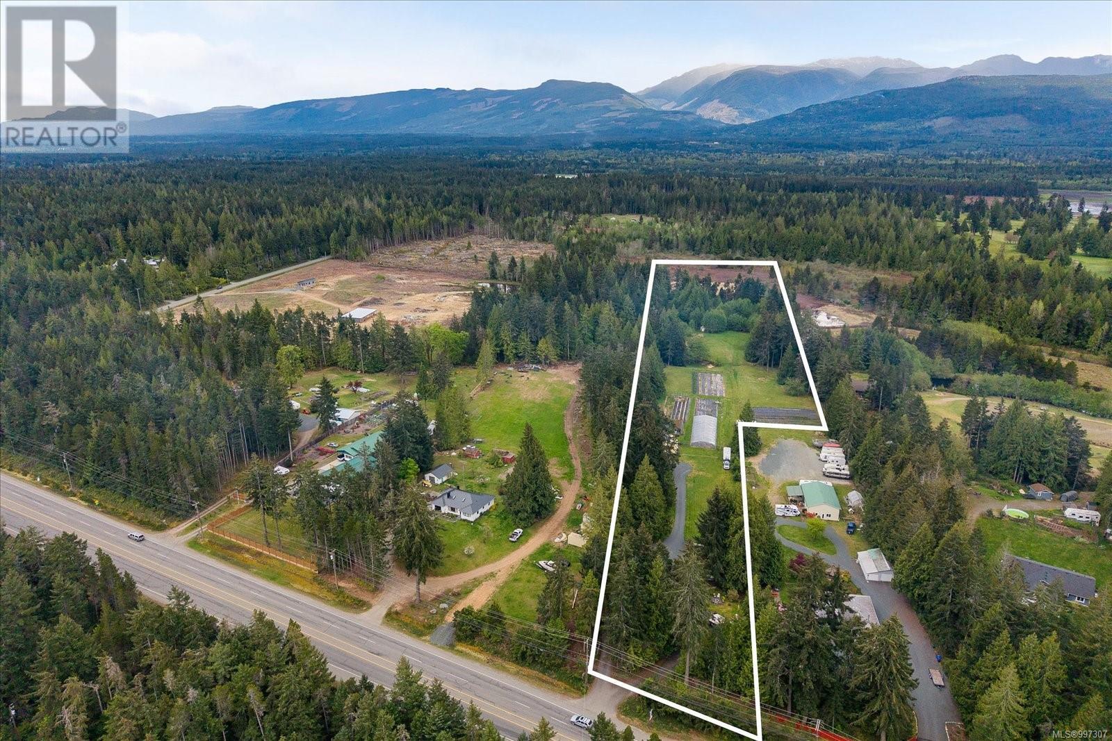 4800 Island Hwy W, Qualicum Beach, British Columbia