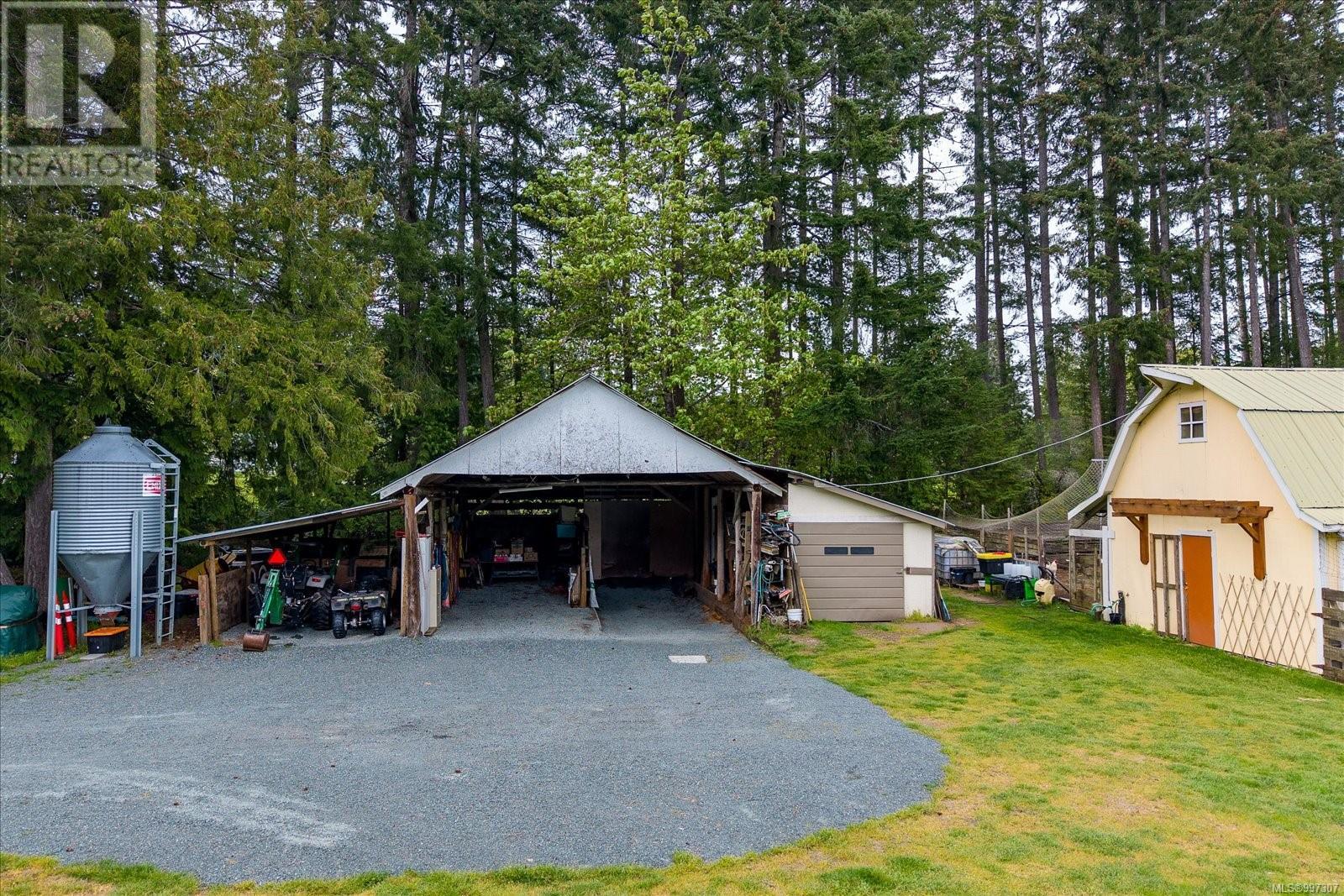 Property at 4800 Island Hwy W image 4