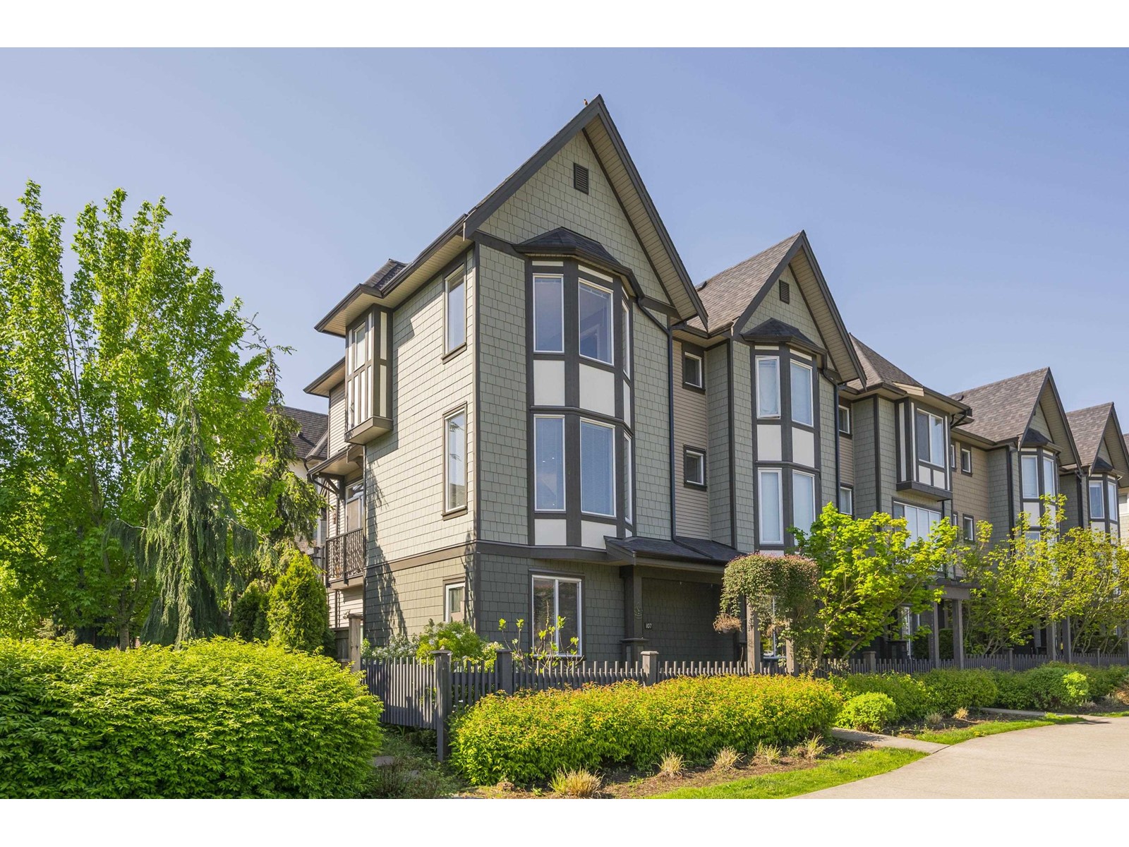 107 8138 204 Street, Langley, British Columbia  V2Y 0T4 - Photo 1 - R2998393