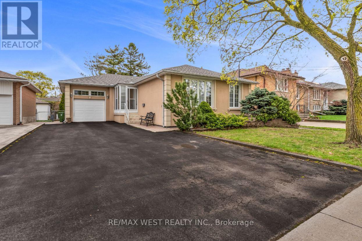 15 Breadner Drive, Toronto, Ontario  M9R 3M3 - Photo 1 - W12127556