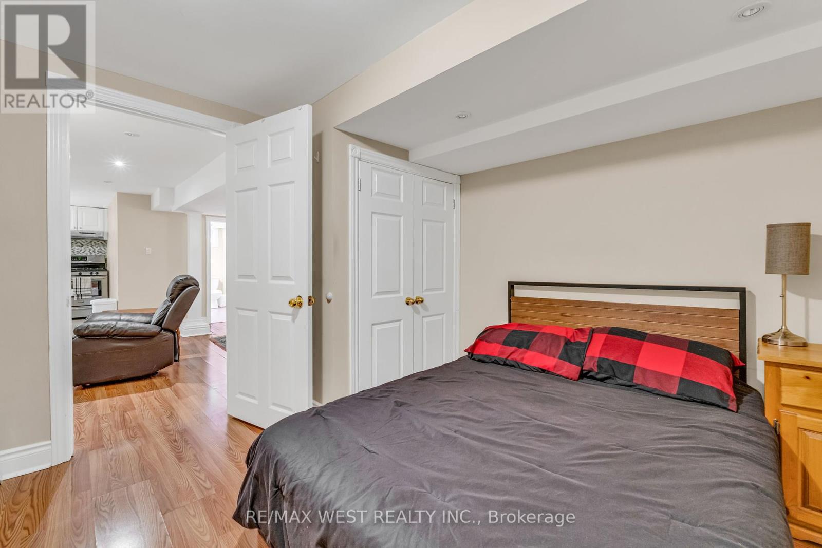 15 Breadner Drive, Toronto, Ontario  M9R 3M3 - Photo 37 - W12127556