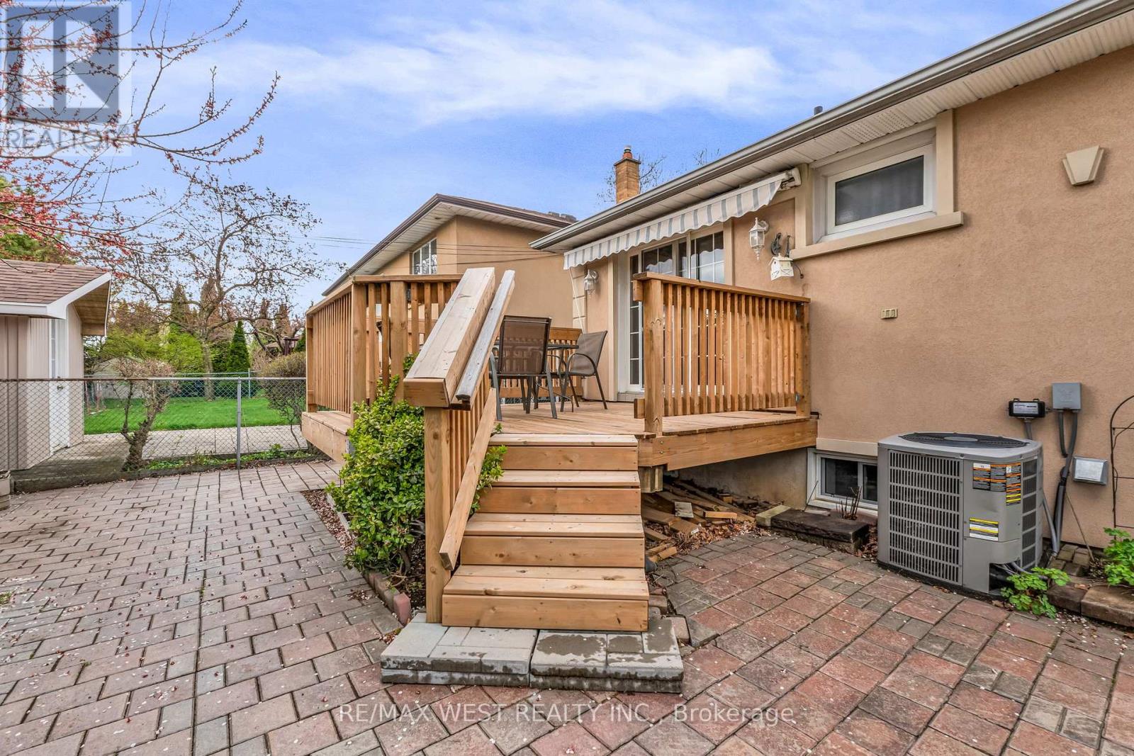15 Breadner Drive, Toronto, Ontario  M9R 3M3 - Photo 42 - W12127556