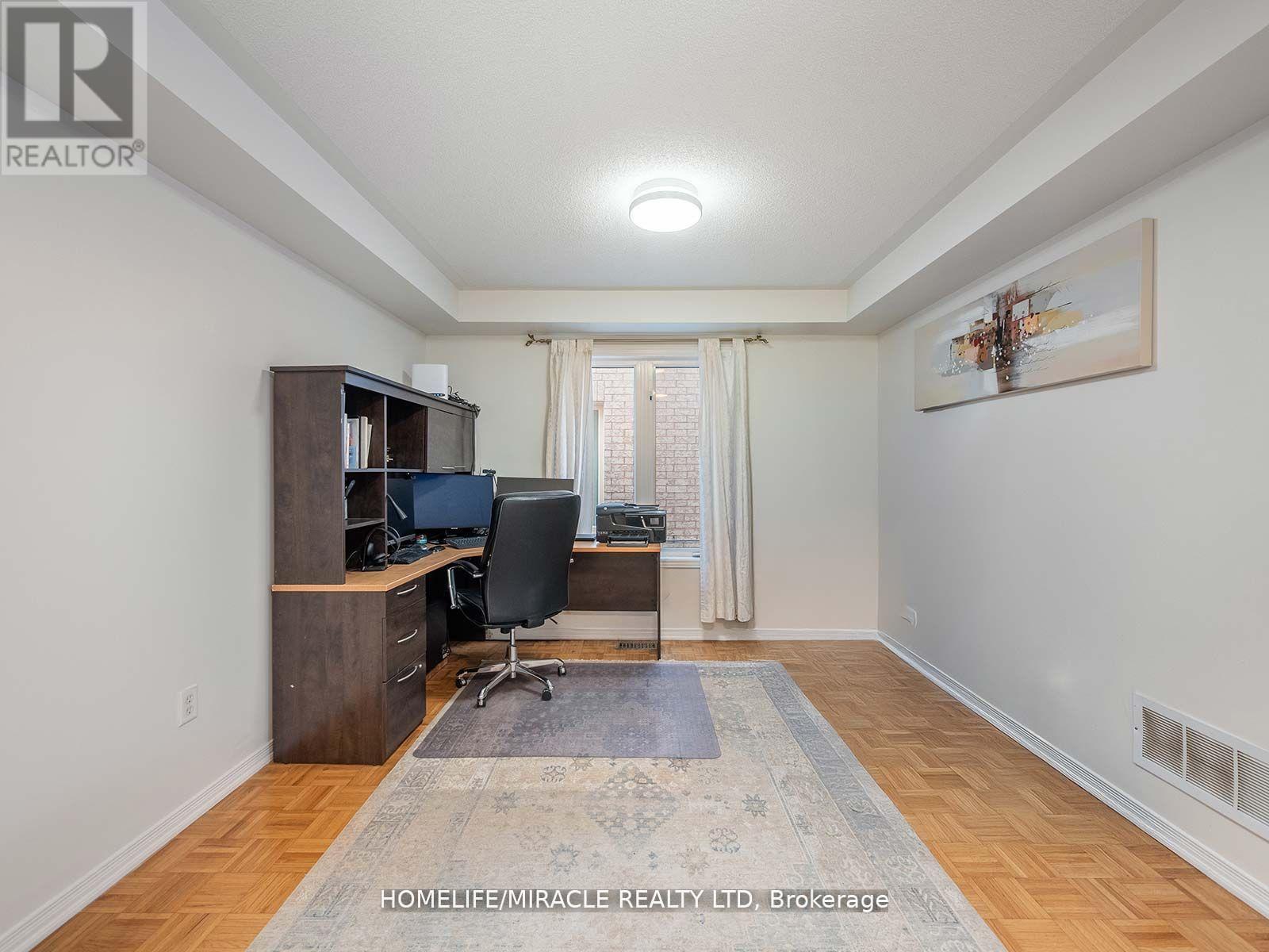 9 Hopecrest Place, Brampton (Sandringham-Wellington), Ontario  L6R 2V2 - Photo 13 - W12127557