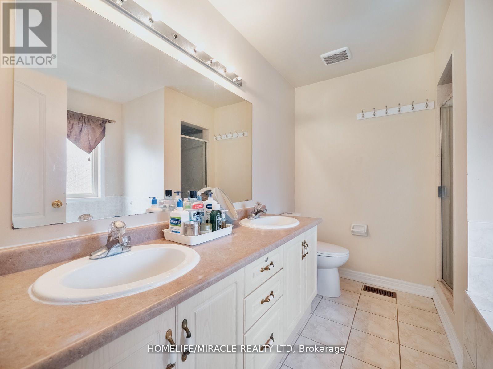 9 Hopecrest Place, Brampton (Sandringham-Wellington), Ontario  L6R 2V2 - Photo 18 - W12127557