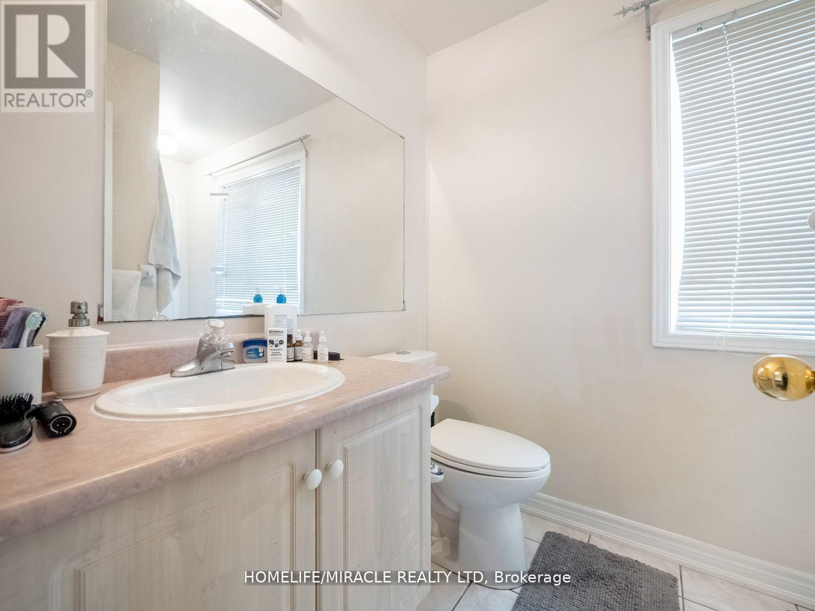 9 Hopecrest Place, Brampton (Sandringham-Wellington), Ontario  L6R 2V2 - Photo 23 - W12127557