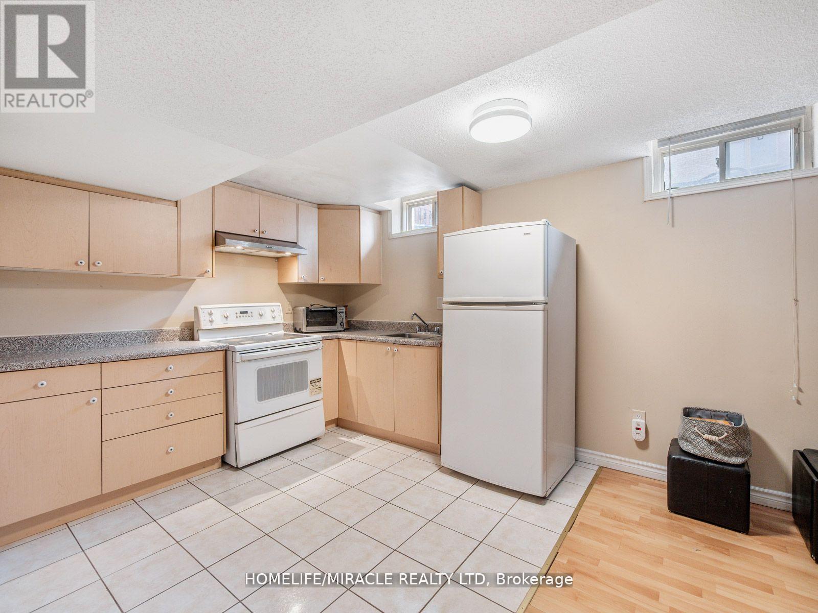 9 Hopecrest Place, Brampton (Sandringham-Wellington), Ontario  L6R 2V2 - Photo 25 - W12127557