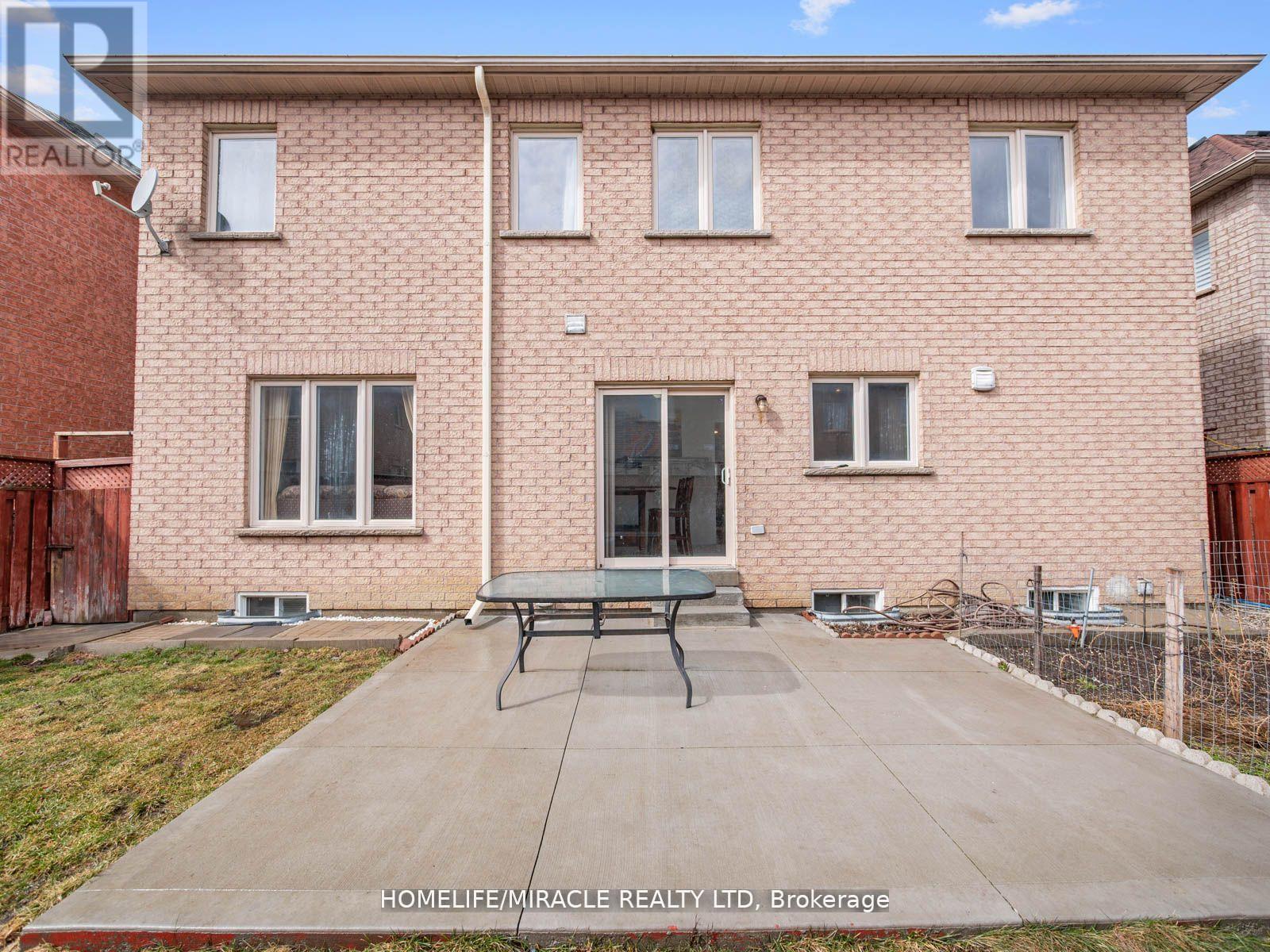 9 Hopecrest Place, Brampton (Sandringham-Wellington), Ontario  L6R 2V2 - Photo 34 - W12127557