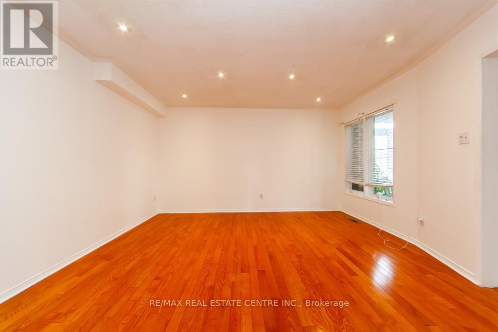 5507 Flatford Road, Mississauga, Ontario  L5V 1Y5 - Photo 8 - W12127585