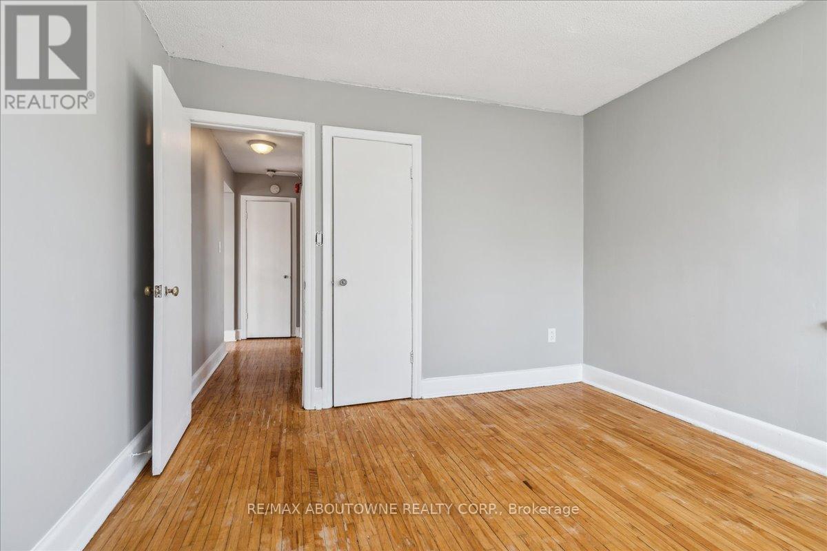 6 - 133 North Service Road E, Oakville (Cp College Park), Ontario  L6H 1A3 - Photo 17 - W12127612