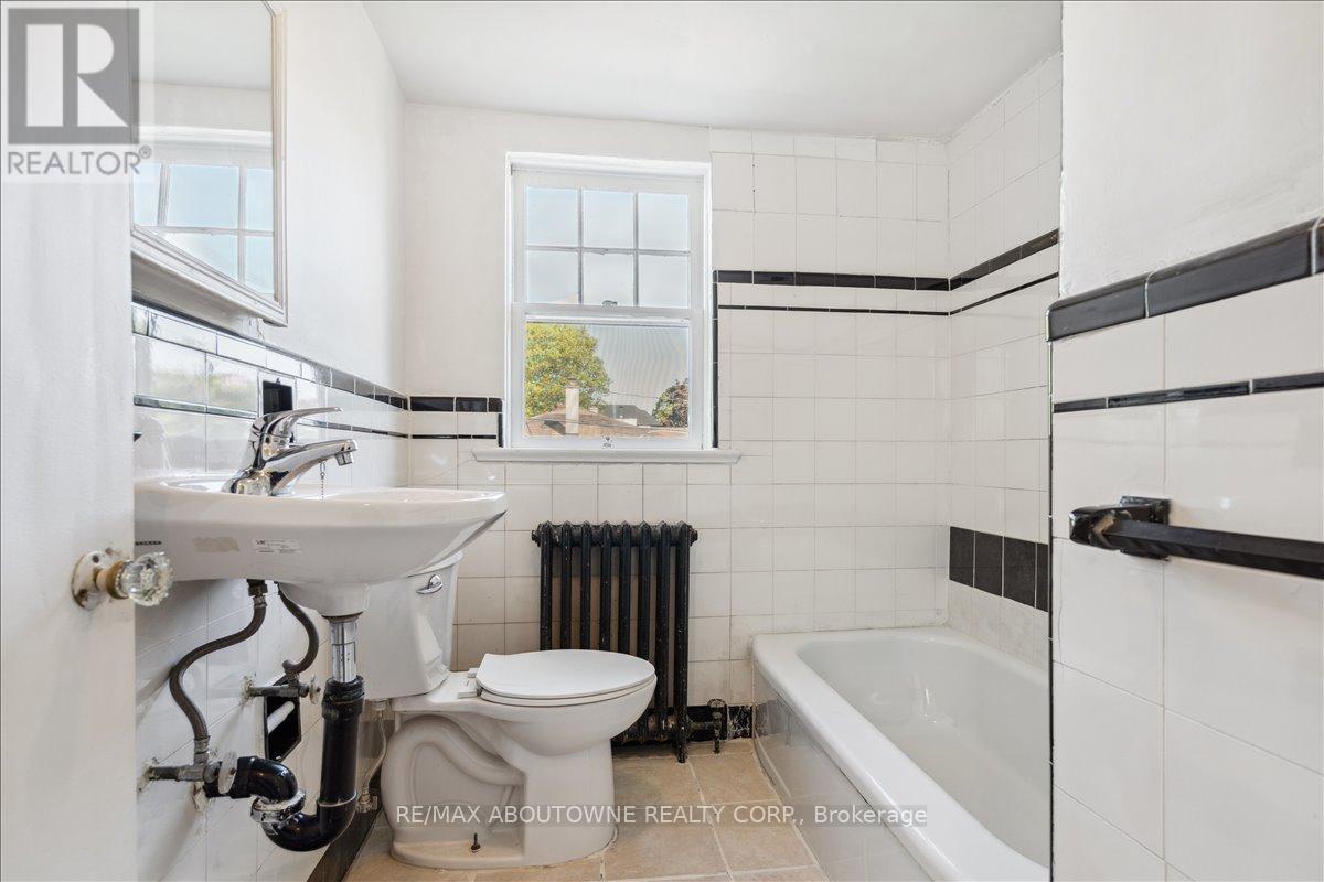6 - 133 North Service Road E, Oakville (Cp College Park), Ontario  L6H 1A3 - Photo 21 - W12127612