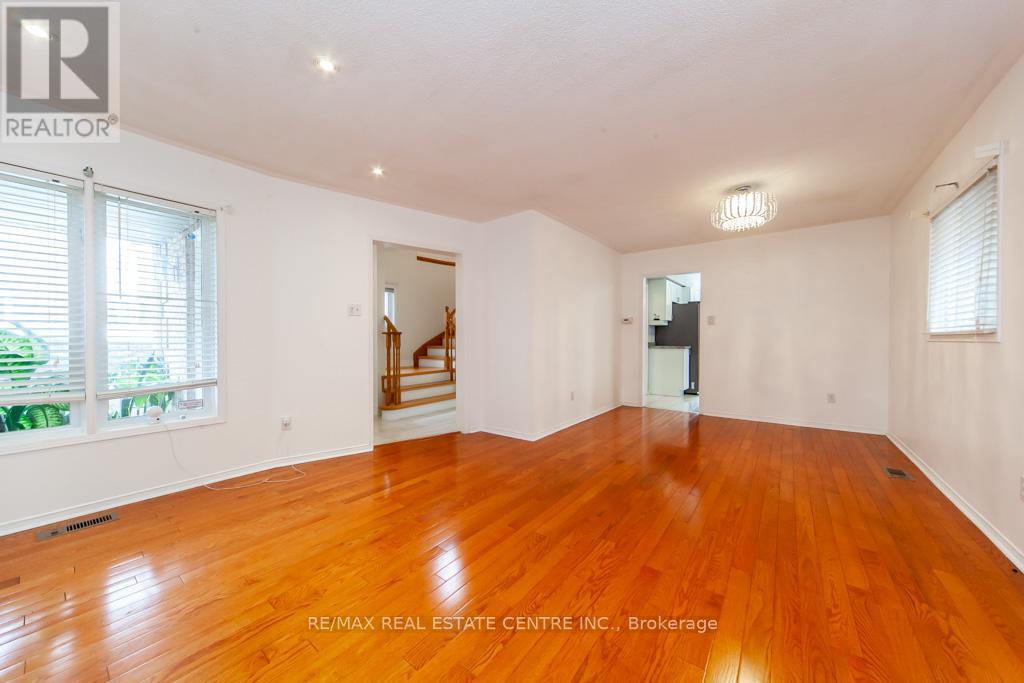 5507 Flatford Road, Mississauga, Ontario  L5V 1Y5 - Photo 9 - W12127620