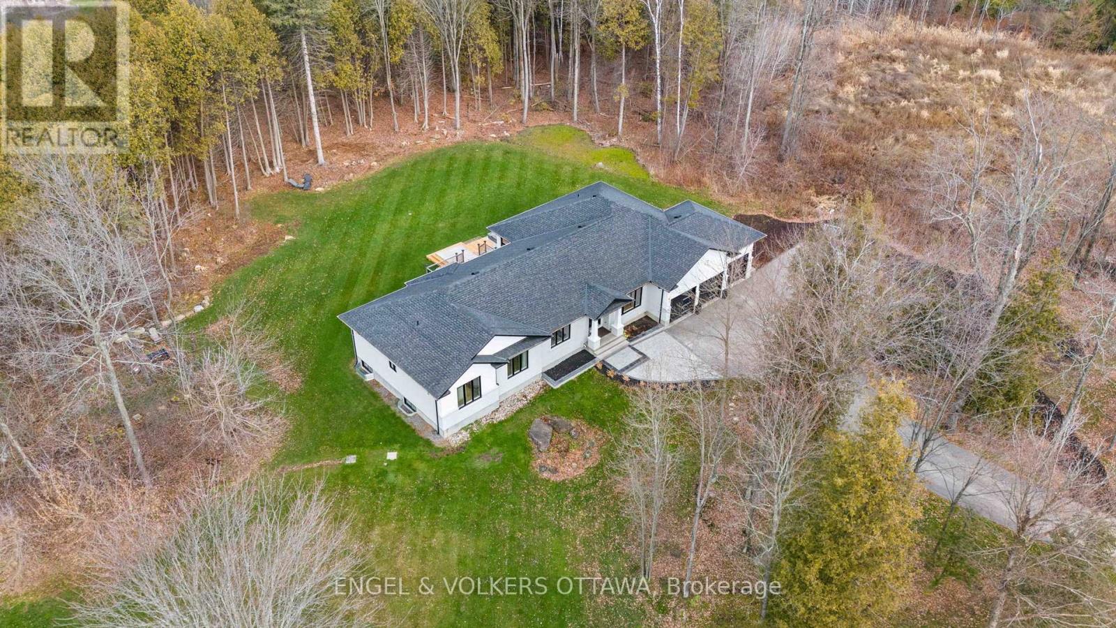 1108 Meadowshire Way, Ottawa, Ontario  K4M 0A5 - Photo 49 - X12127692