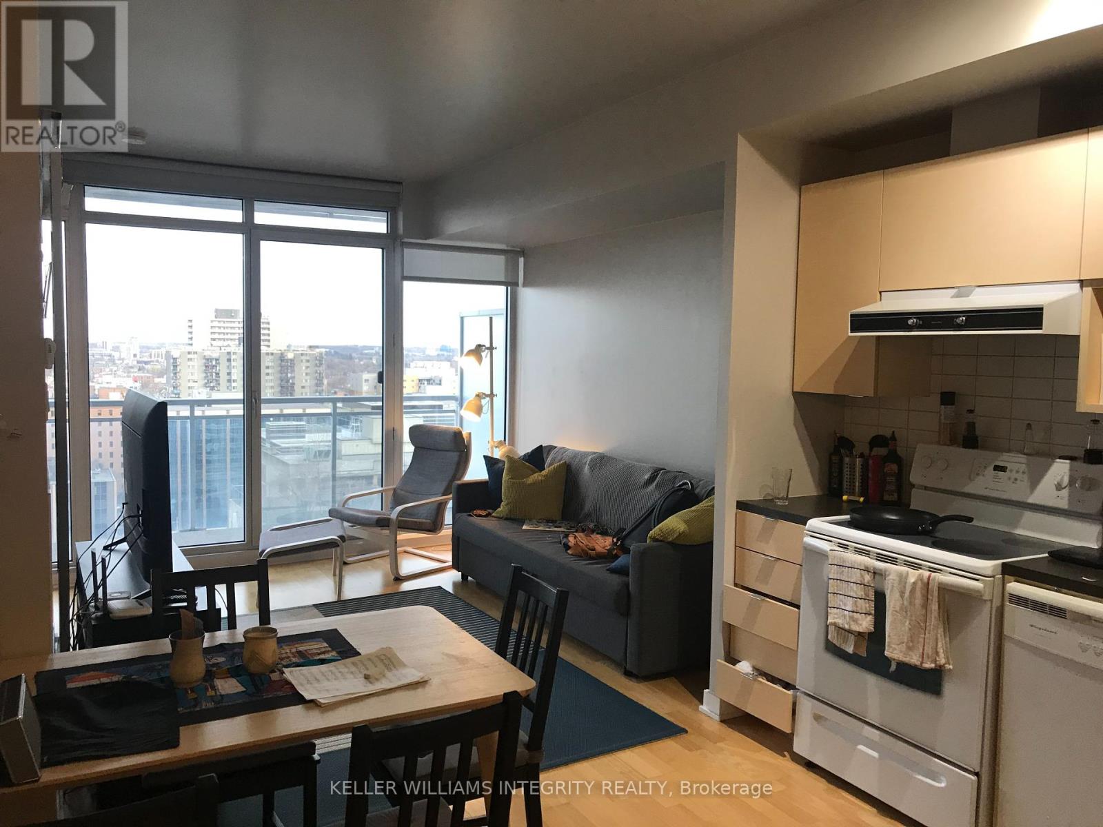 1712 - 324 Laurier Avenue W, Ottawa, Ontario  K1N 6P6 - Photo 7 - X12127726