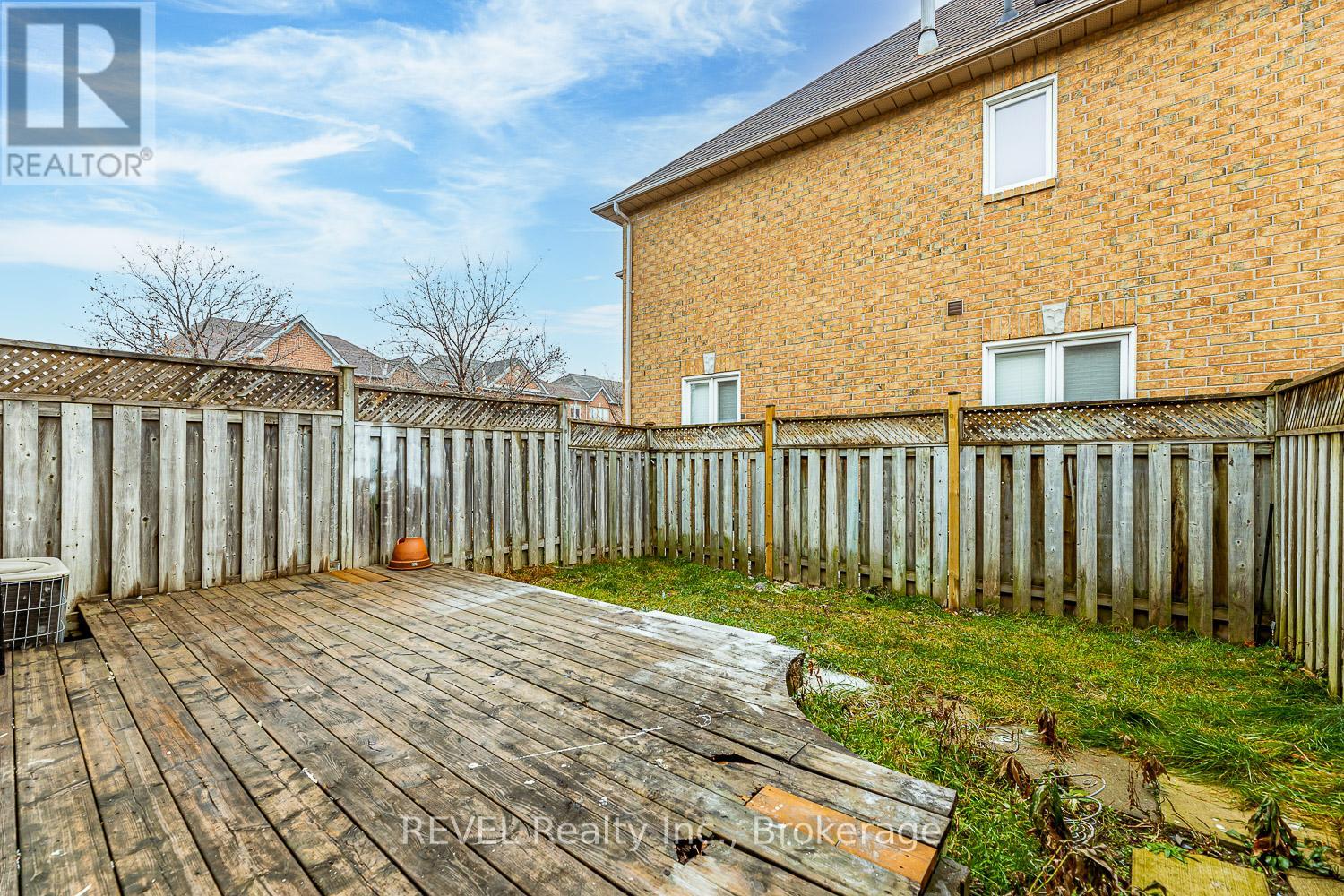 11 - 92 Goldenlight Circle, Brampton, Ontario  L6X 4N6 - Photo 25 - W12127749