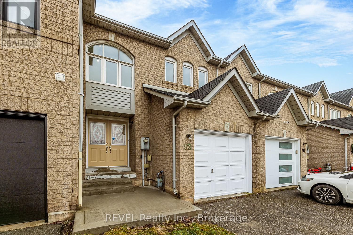 Property at 11 - 92 GOLDENLIGHT CIRCLE image 3