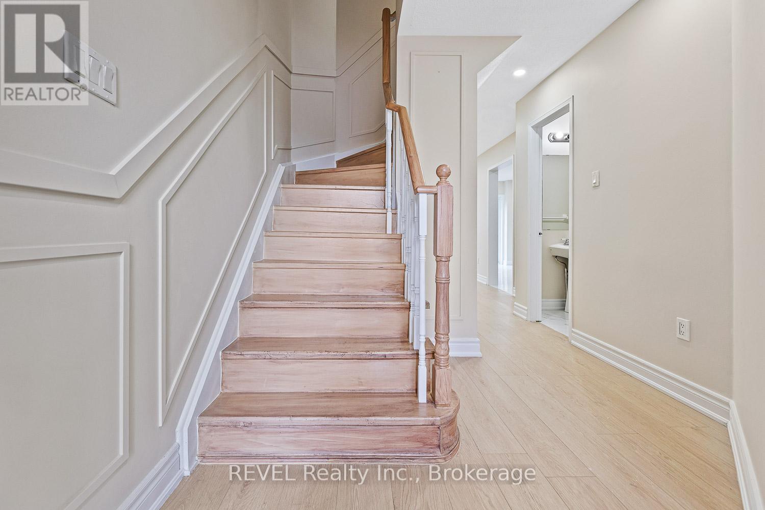 Property at 11 - 92 GOLDENLIGHT CIRCLE image 4