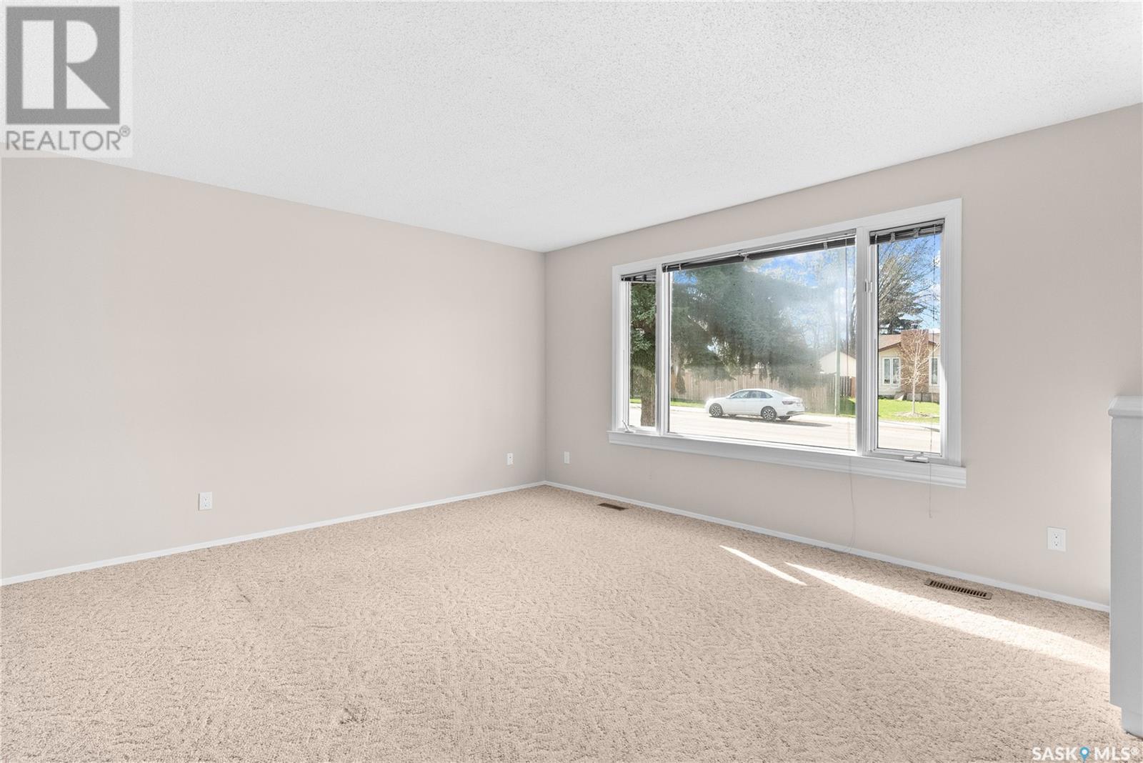 Property at 242 Streb CRESCENT image 4