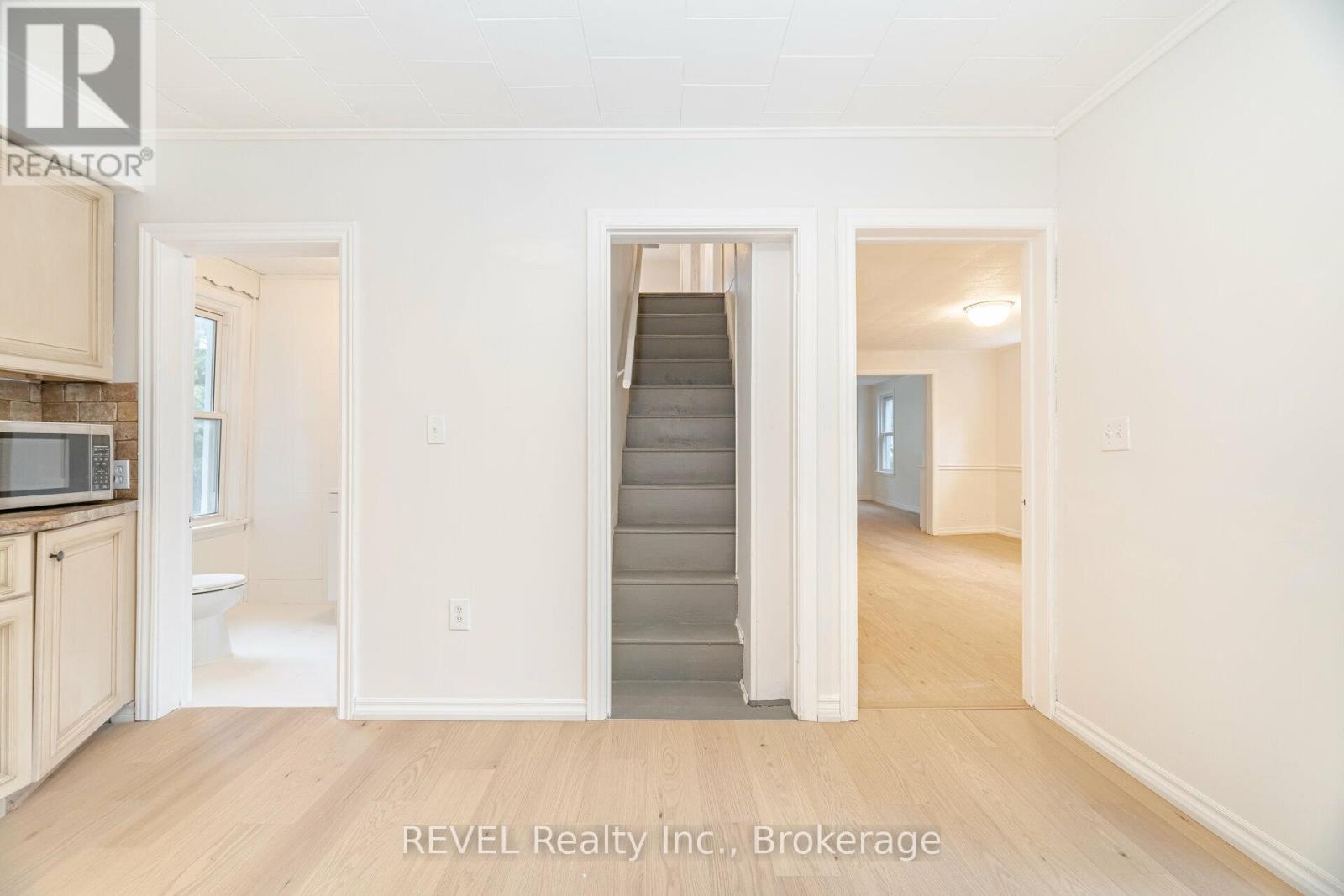 39 Phipps Street, Fort Erie (Central), Ontario  L2A 2V3 - Photo 21 - X12127721