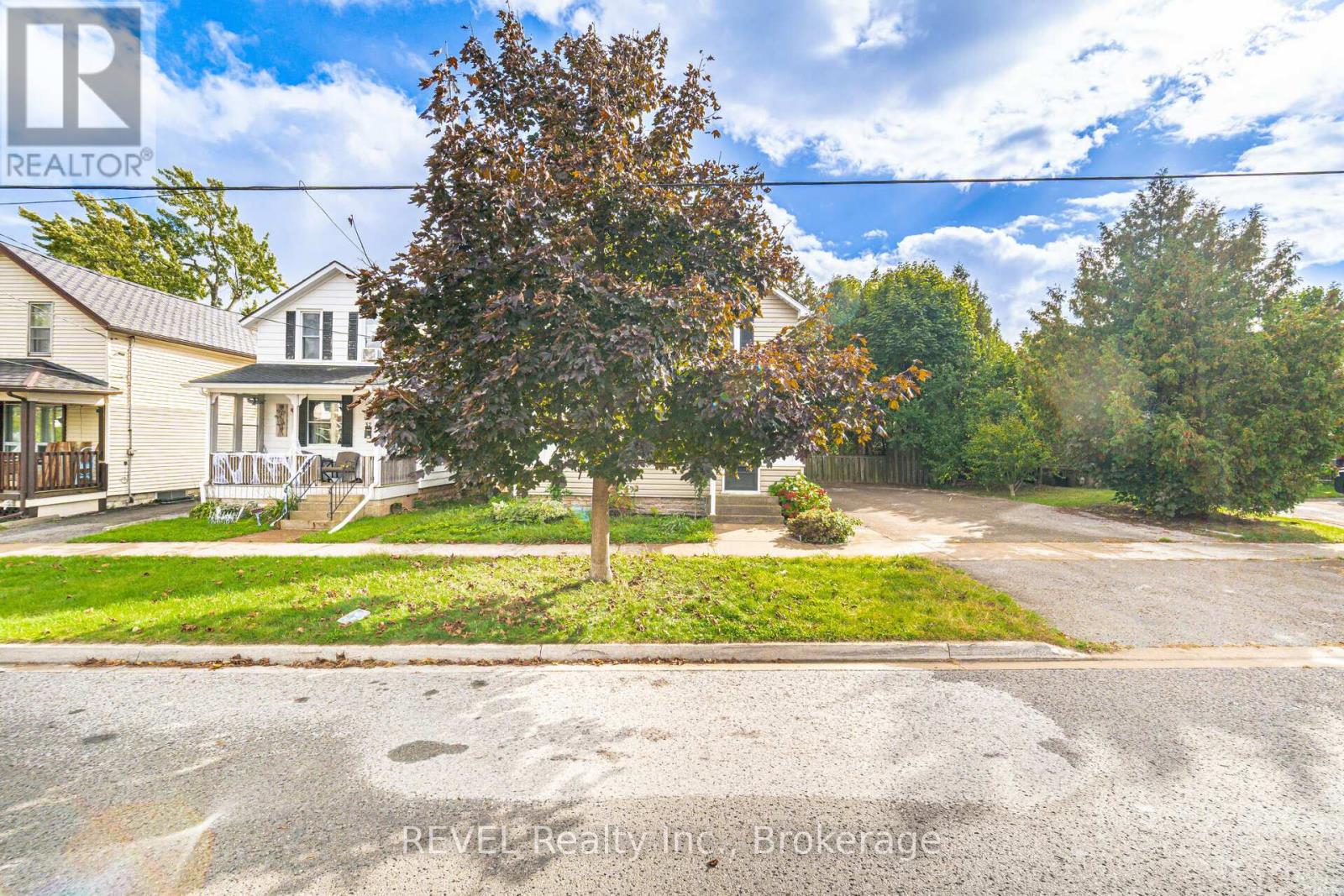 39 Phipps Street, Fort Erie (Central), Ontario  L2A 2V3 - Photo 6 - X12127721