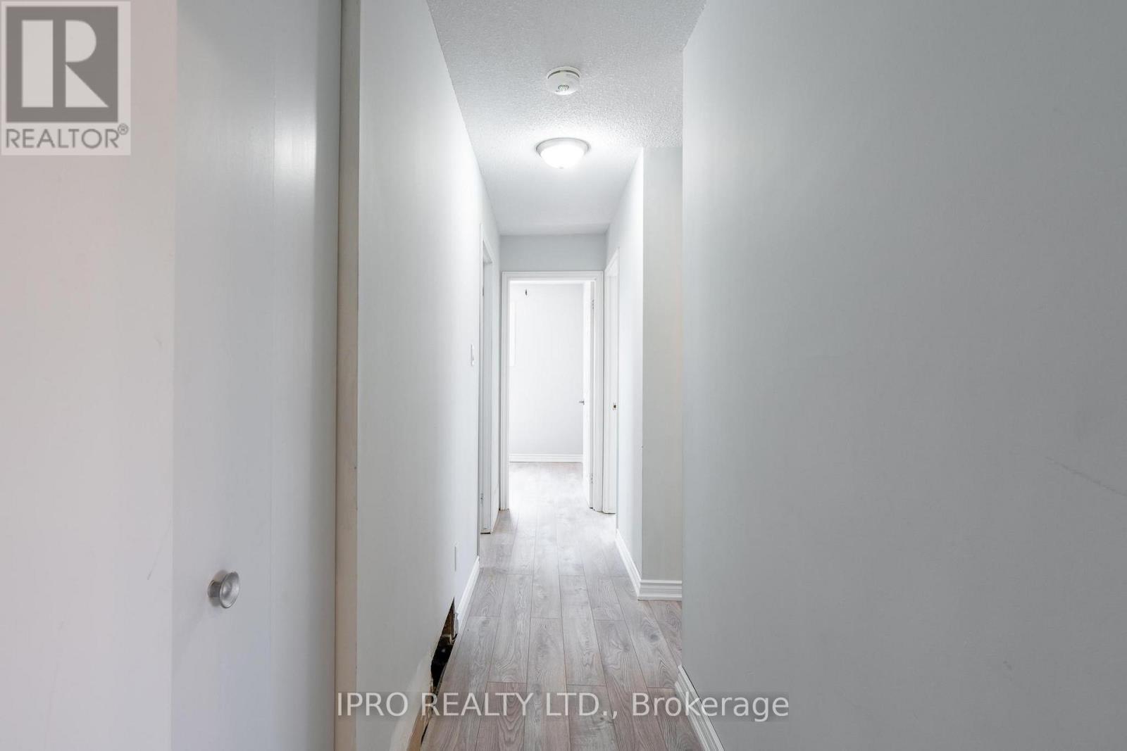 Main - 24 Chilton Drive, Hamilton, Ontario  L8J 1M2 - Photo 13 - X12127587