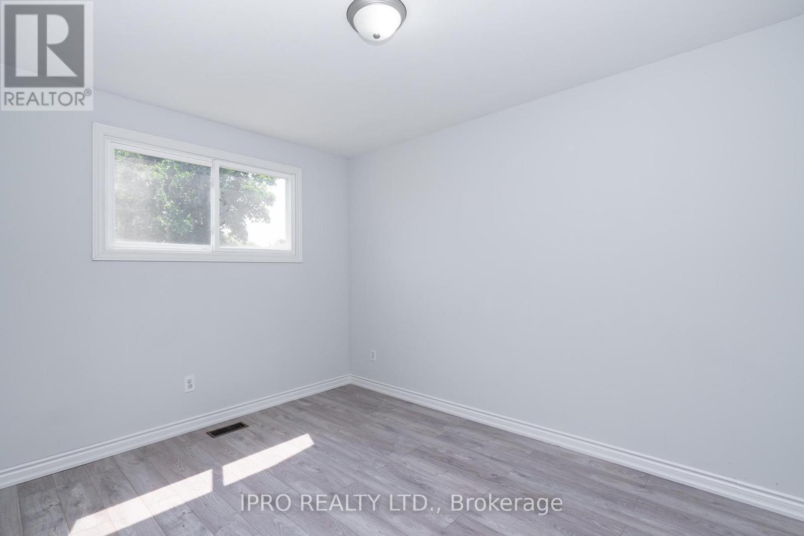 Main - 24 Chilton Drive, Hamilton, Ontario  L8J 1M2 - Photo 21 - X12127587