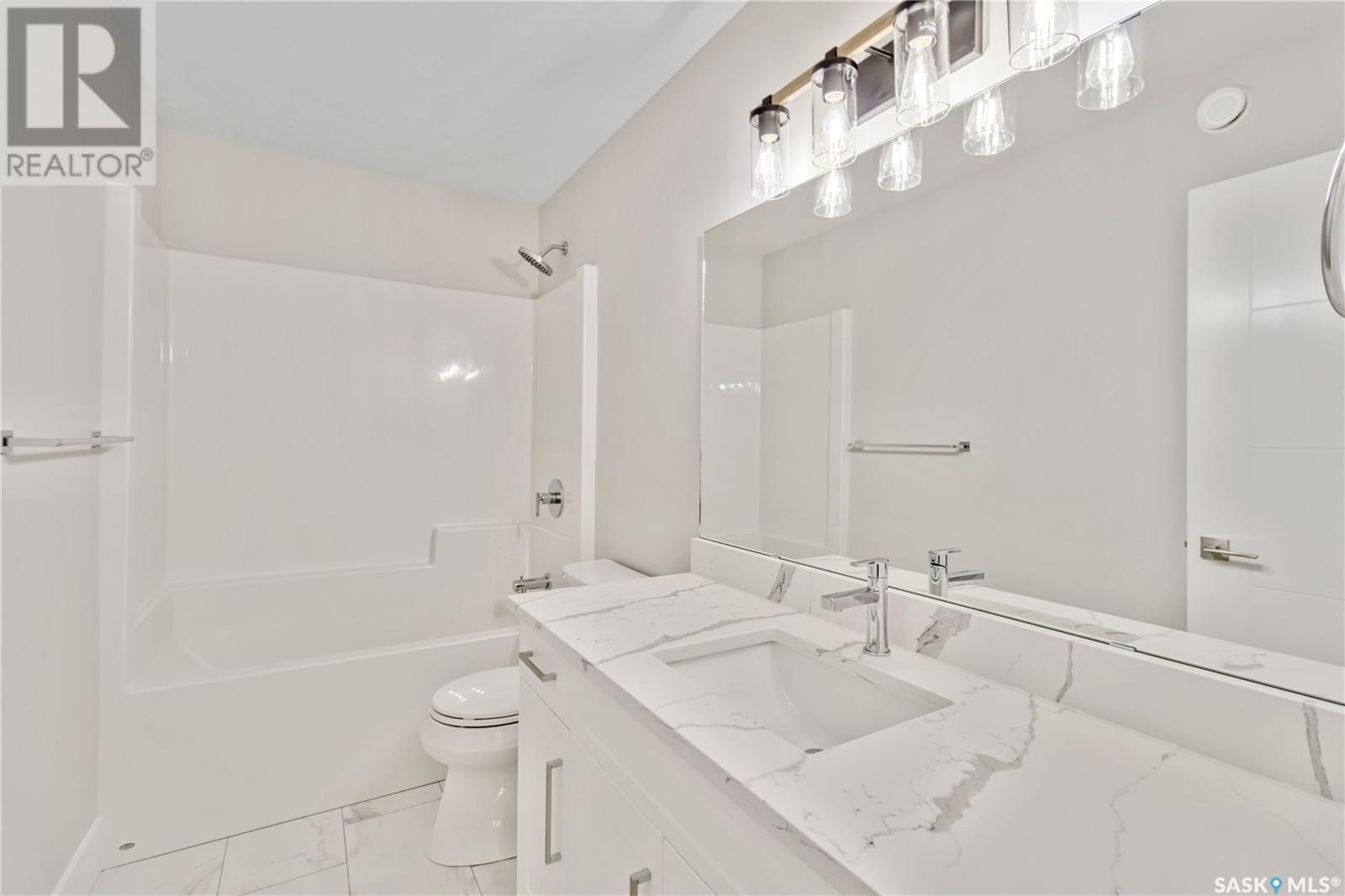 331 Woolf Bay, Saskatoon, Saskatchewan  S7W 1E5 - Photo 34 - SK996198