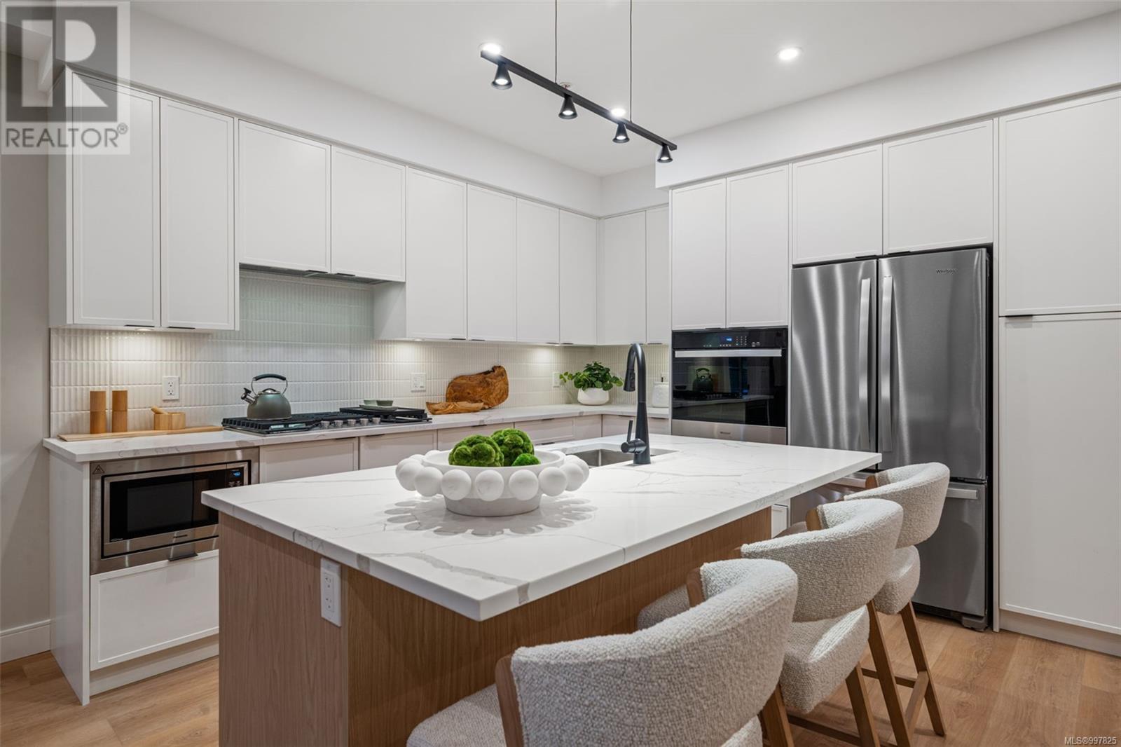 Property at 605 1810 Selenite Pl image 3