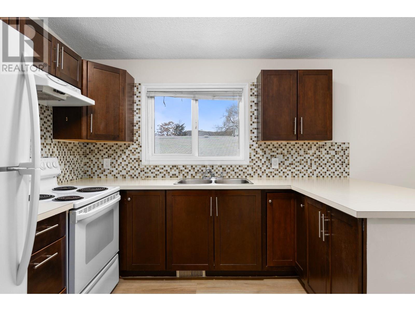 Property at 1357 Sylvania Crescent image 3