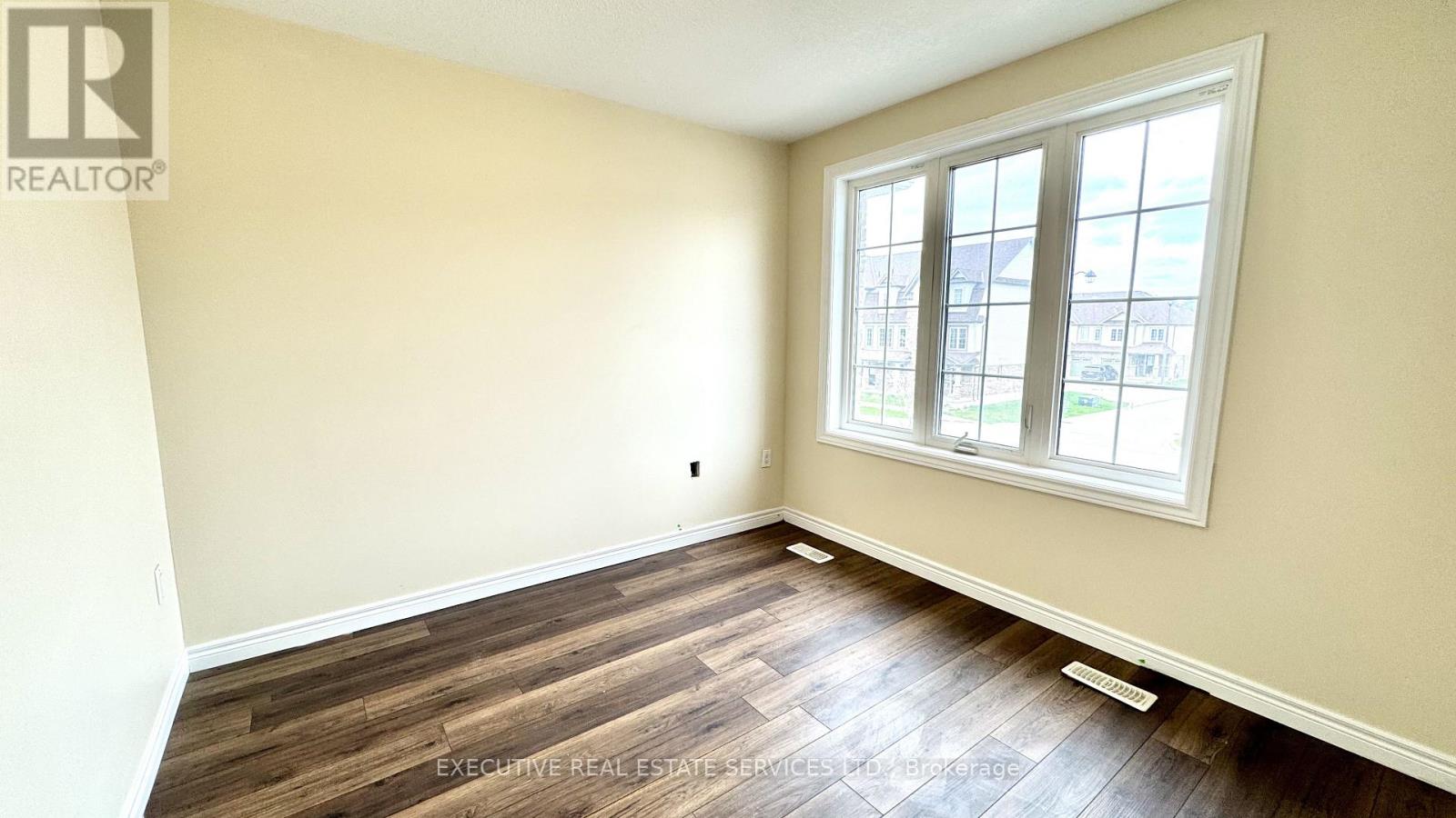 427 Linden Drive, Cambridge, Ontario  N3H 0C2 - Photo 11 - X12122427