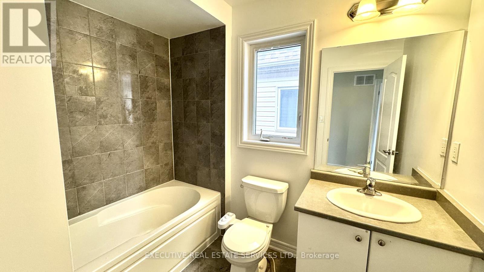 427 Linden Drive, Cambridge, Ontario  N3H 0C2 - Photo 12 - X12122427
