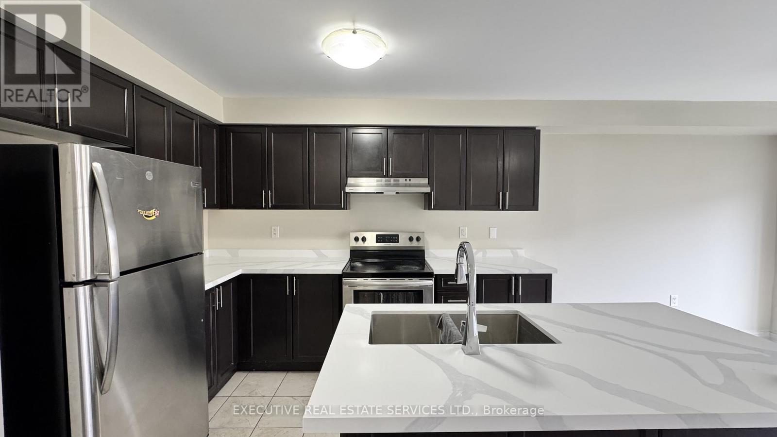 427 Linden Drive, Cambridge, Ontario  N3H 0C2 - Photo 4 - X12122427