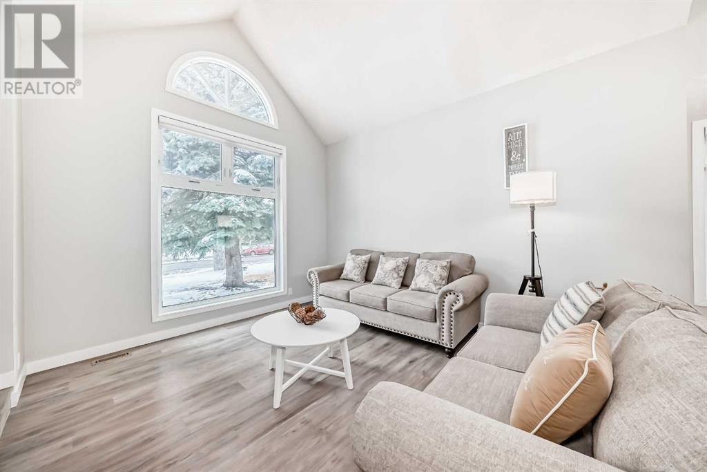 Property at 304 Hawkwood Boulevard NW image 4