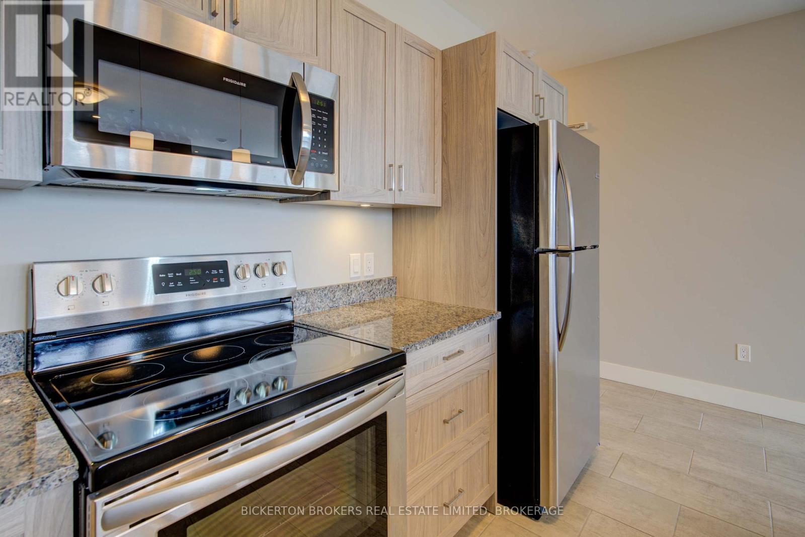 212 - 130 Water Street, Gananoque, Ontario  K7G 0A8 - Photo 23 - X12127828