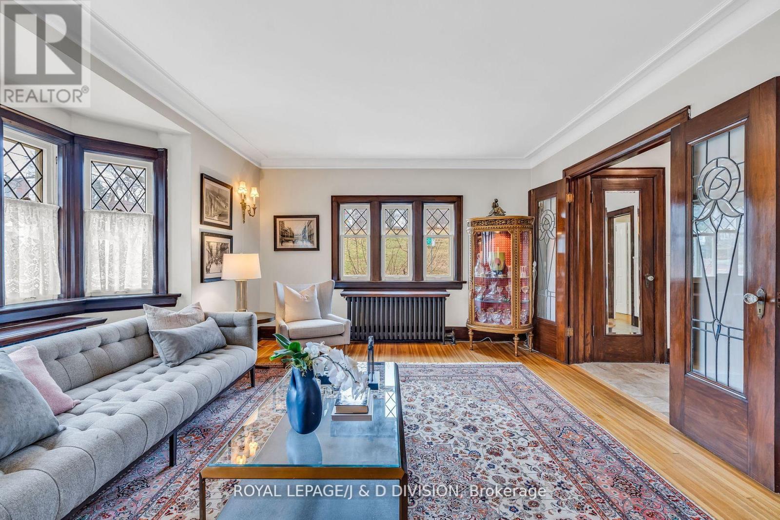 77 College View Avenue, Toronto, Ontario  M5P 3M8 - Photo 7 - C12127706