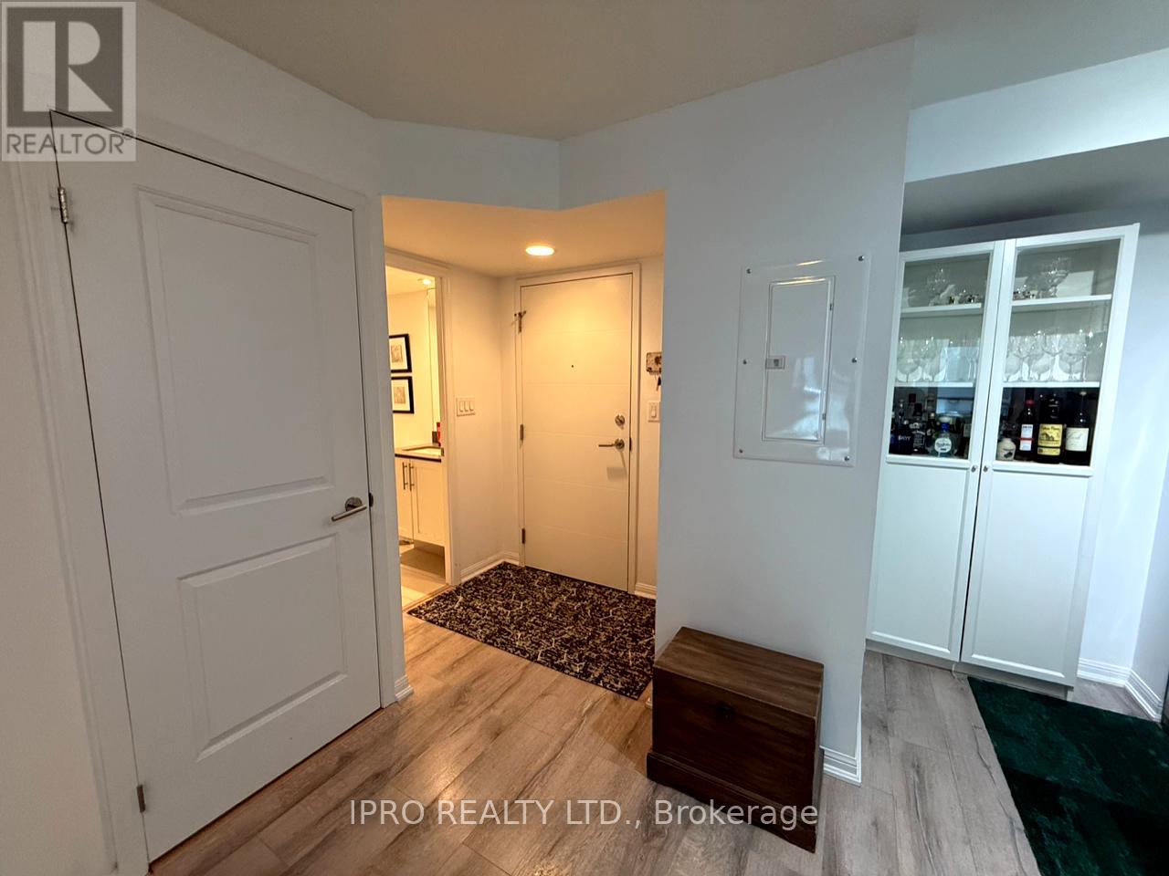 801 - 400 Adelaide Street E, Toronto, Ontario  M5A 4S3 - Photo 1 - C12127734