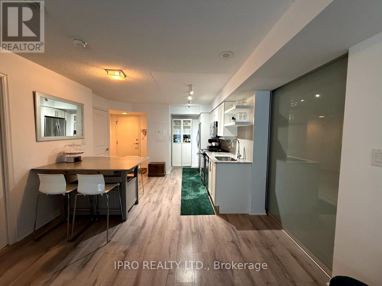 801 - 400 Adelaide Street E, Toronto, Ontario  M5A 4S3 - Photo 2 - C12127734
