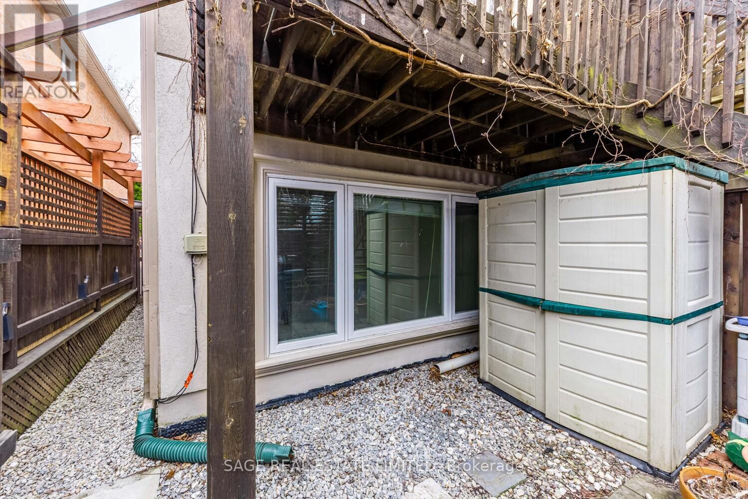 26 Greensides Avenue, Toronto, Ontario  M6G 3P6 - Photo 26 - C12127778