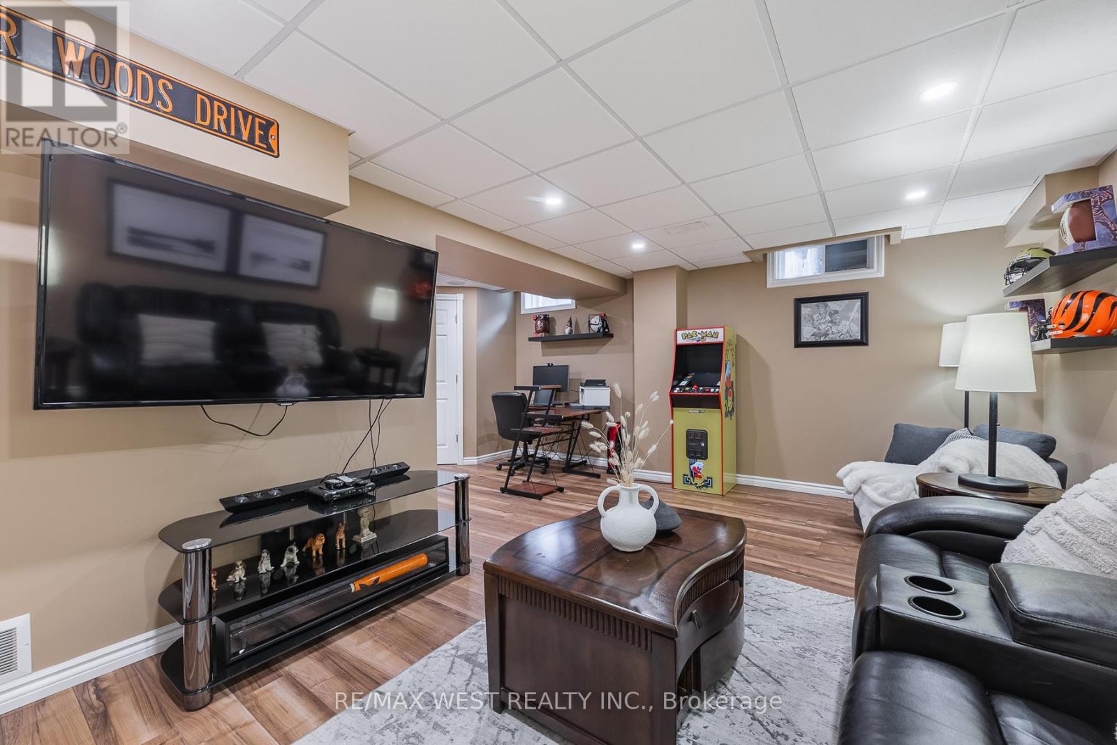 284 Alexander Crescent, Milton (De Dempsey), Ontario  L9T 7C4 - Photo 35 - W12127297
