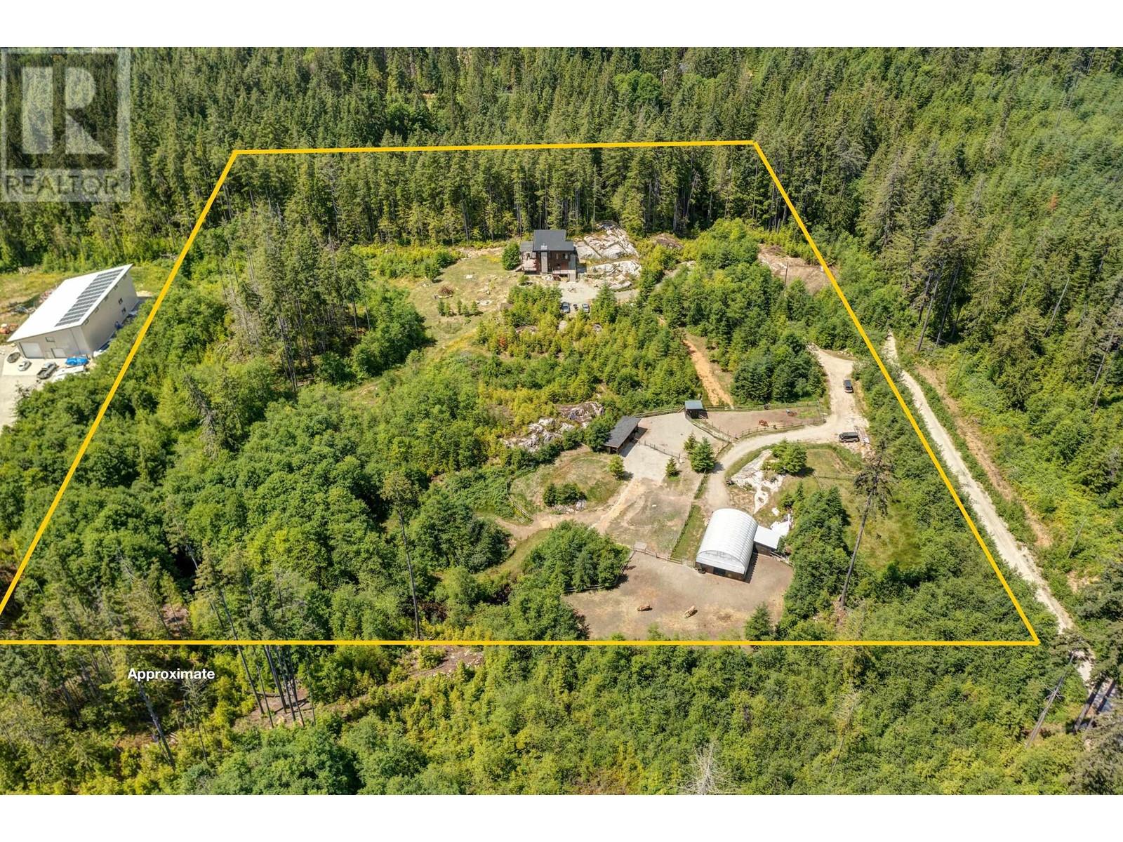 3163 Crystal Road, Roberts Creek, British Columbia  V0N 2W1 - Photo 4 - R2998798